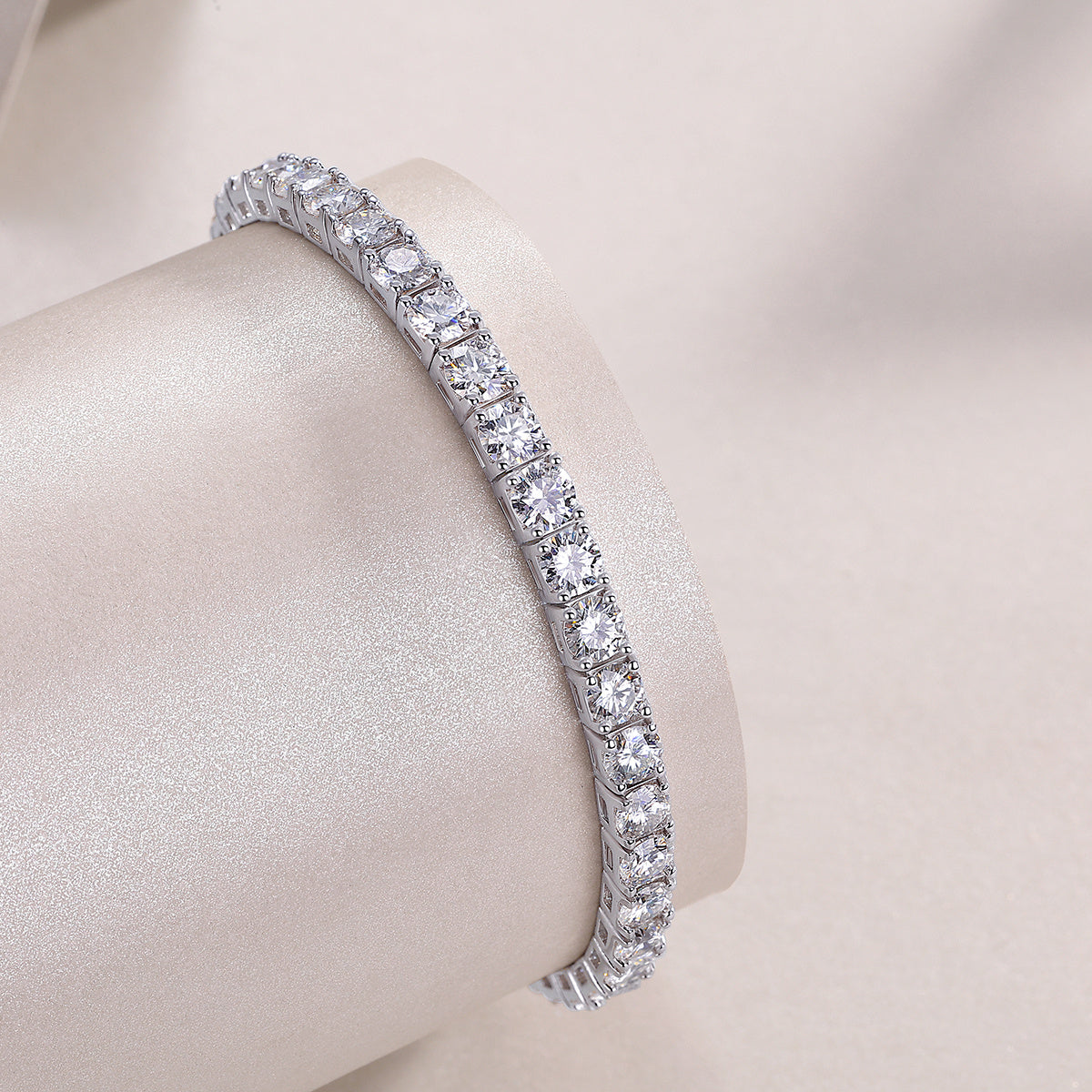Gravitation Mossan Diamond S925 Silver Bracelet